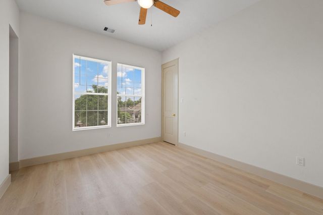 721 Doverside Street, Houston, TX 77022