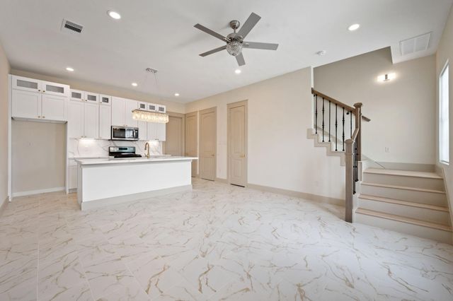 721 Doverside Street, Houston, TX 77022