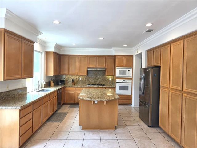 13346 Wagon Creek Way, Eastvale, CA 92880