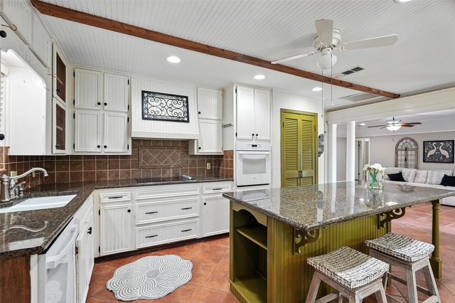 1630 Post Oak Drive, Bedford, TX 76021