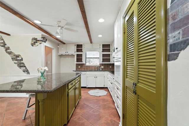 1630 Post Oak Drive, Bedford, TX 76021