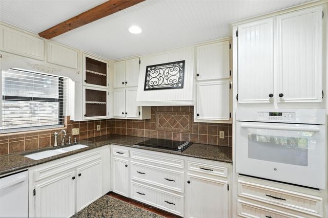 1630 Post Oak Drive, Bedford, TX 76021