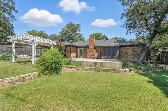 1630 Post Oak Drive, Bedford, TX 76021