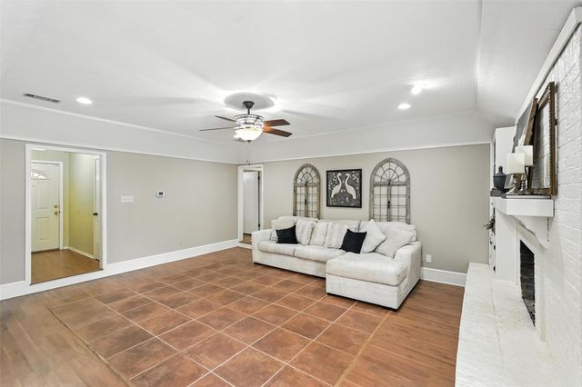 1630 Post Oak Drive, Bedford, TX 76021