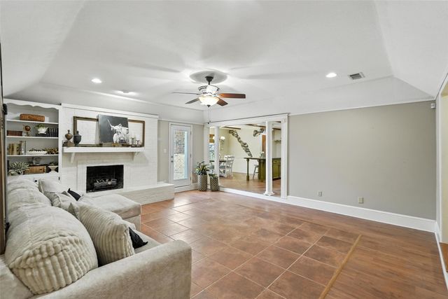 1630 Post Oak Drive, Bedford, TX 76021