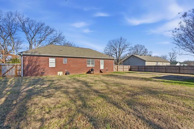 448 STEVENS RD, Bolivar, TN 38008