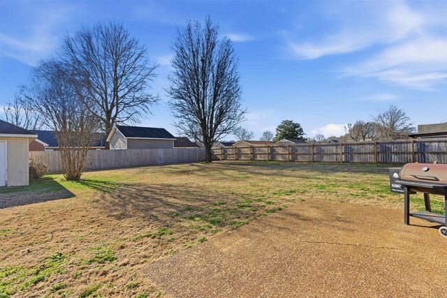 448 STEVENS RD, Bolivar, TN 38008