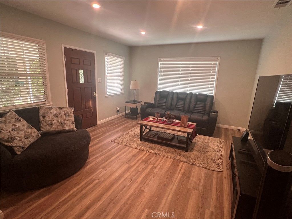 9652 Rincon, Pacoima, CA 91331