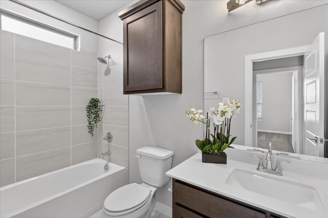 235 Half Moon Drive, Waxahachie, TX 75165