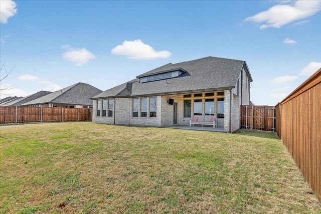 235 Half Moon Drive, Waxahachie, TX 75165