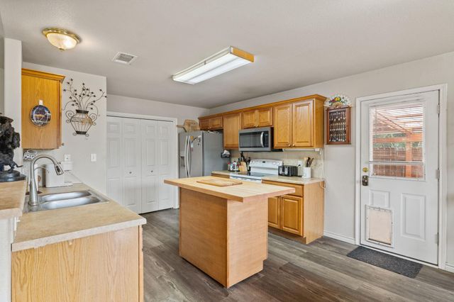 808 Pecan LN, Cottonwood Shores, TX 78657