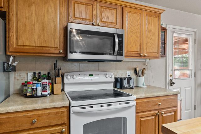 808 Pecan LN, Cottonwood Shores, TX 78657