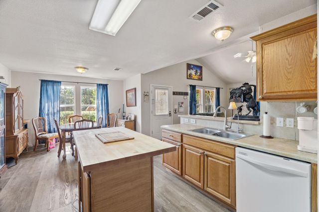 808 Pecan LN, Cottonwood Shores, TX 78657
