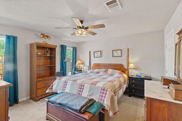 808 Pecan LN, Cottonwood Shores, TX 78657
