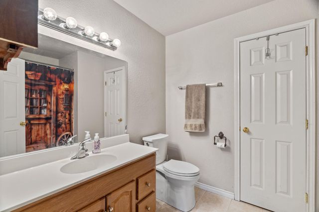 808 Pecan LN, Cottonwood Shores, TX 78657