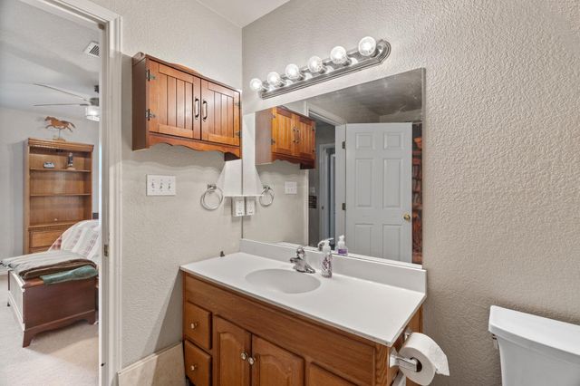 808 Pecan LN, Cottonwood Shores, TX 78657