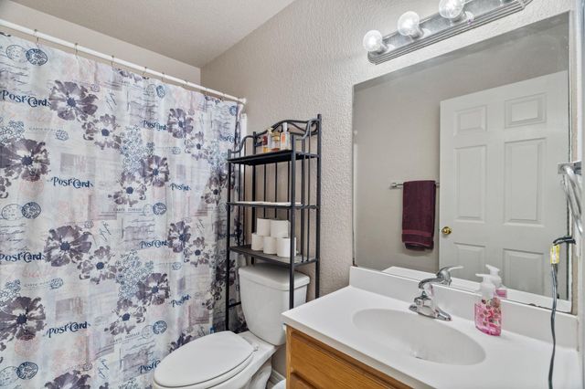 808 Pecan LN, Cottonwood Shores, TX 78657