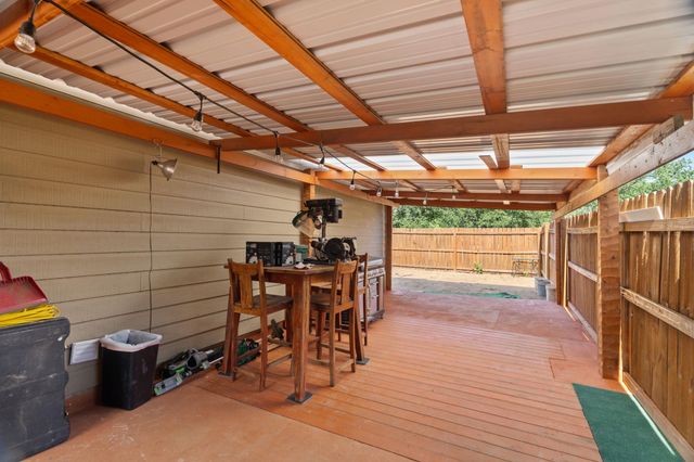 808 Pecan LN, Cottonwood Shores, TX 78657