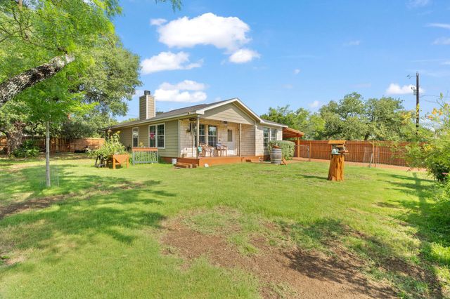 808 Pecan LN, Cottonwood Shores, TX 78657