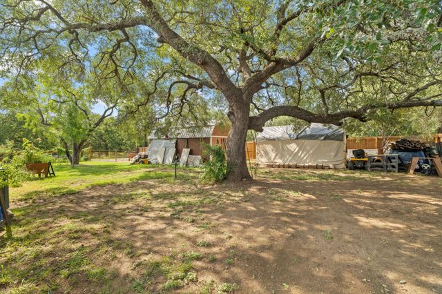 808 Pecan LN, Cottonwood Shores, TX 78657