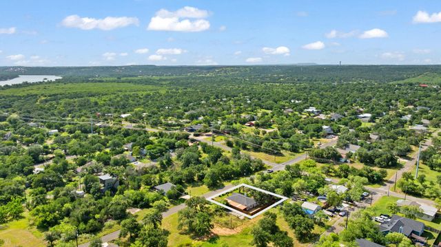 808 Pecan LN, Cottonwood Shores, TX 78657