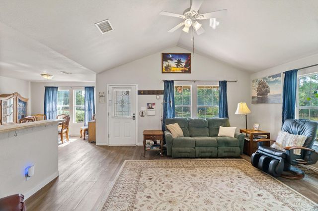 808 Pecan LN, Cottonwood Shores, TX 78657