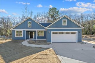 140 McNeill Street, Hope Mills, NC 28348