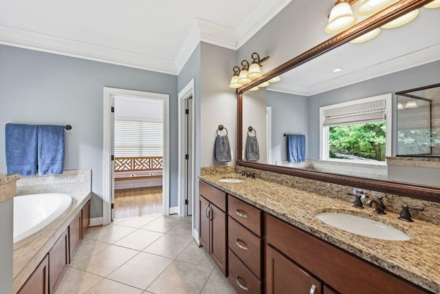 1157 Hidden Creek Dr, Chattanooga, TN 37405