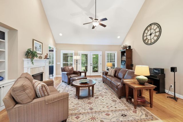 1157 Hidden Creek Dr, Chattanooga, TN 37405
