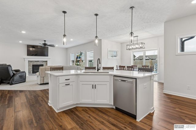 7806 S 199th Street, Gretna, NE 68028