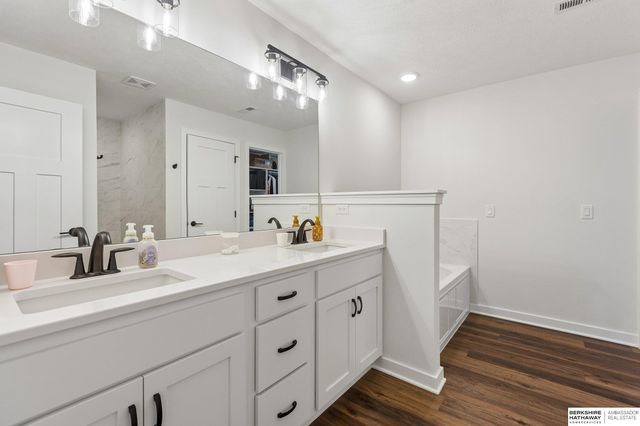 7806 S 199th Street, Gretna, NE 68028