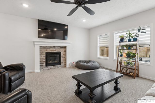 7806 S 199th Street, Gretna, NE 68028