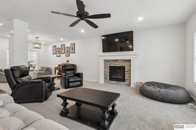 7806 S 199th Street, Gretna, NE 68028