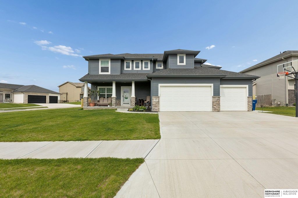 7806 S 199th Street, Gretna, NE 68028