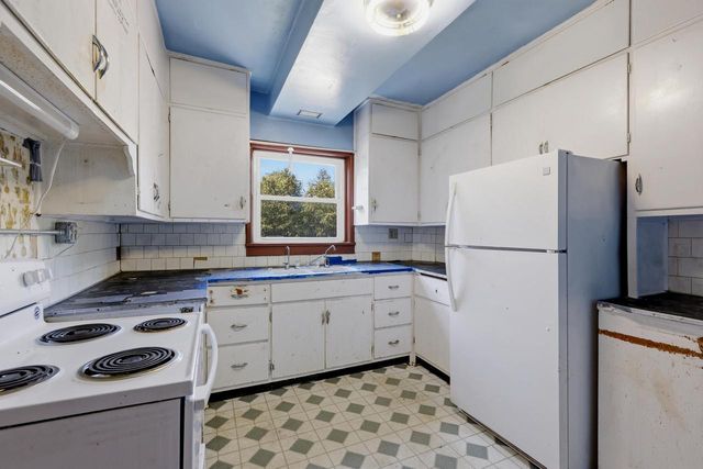 3220 10th STREET, Two Rivers, WI 54241