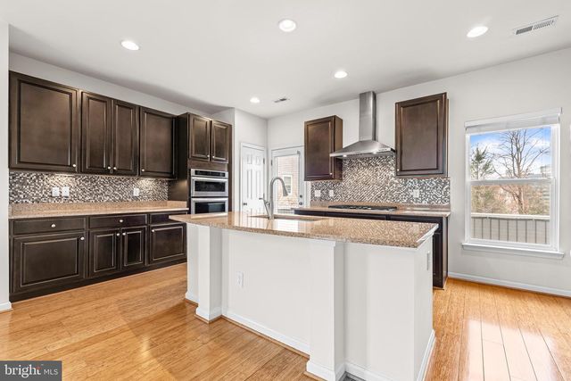 9640 PULLMAN PL, Fairfax, VA 22031