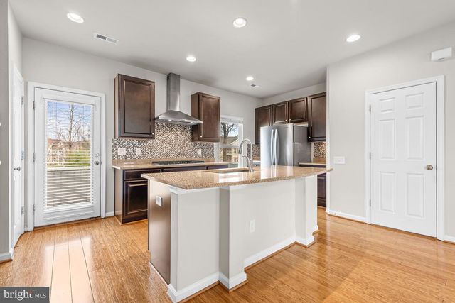 9640 PULLMAN PL, Fairfax, VA 22031