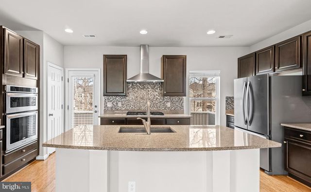 9640 PULLMAN PL, Fairfax, VA 22031