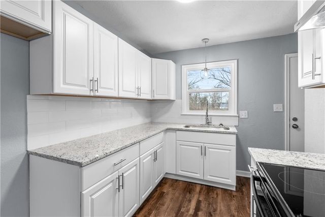 3810 Laurel Avenue, Kansas City, MO 64133