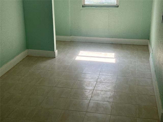 2002 E 33RD AVENUE, Tampa, FL 33610