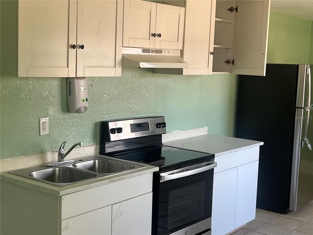 2002 E 33RD AVENUE, Tampa, FL 33610