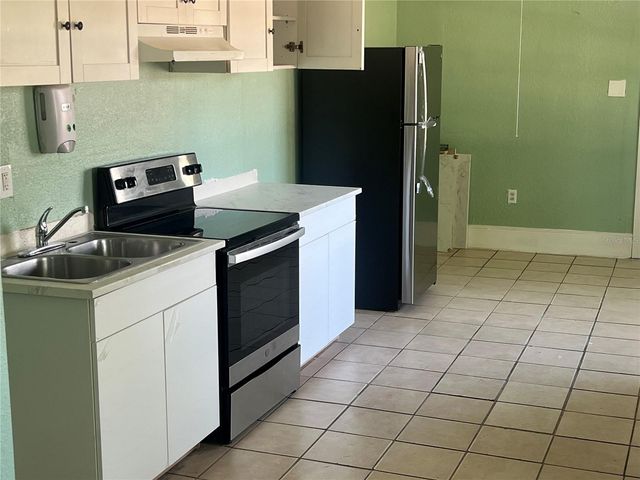 2002 E 33RD AVENUE, Tampa, FL 33610