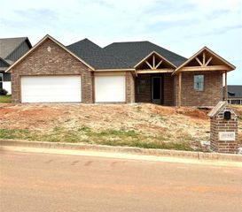 11525 NW 103rd Street, Yukon, OK 73099