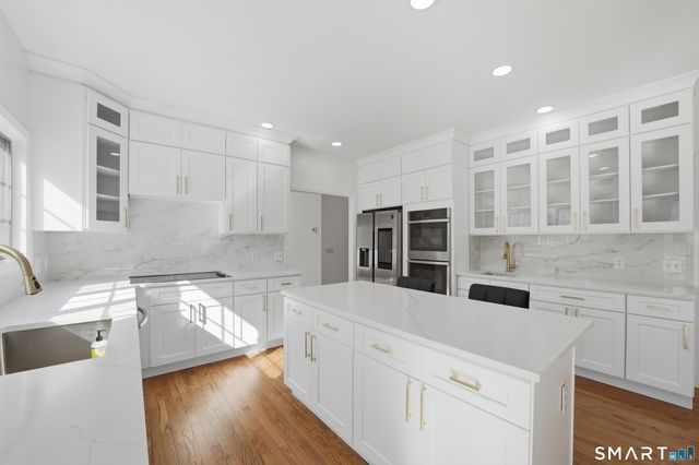 6 Admiral Lane, Wilton, CT 06897