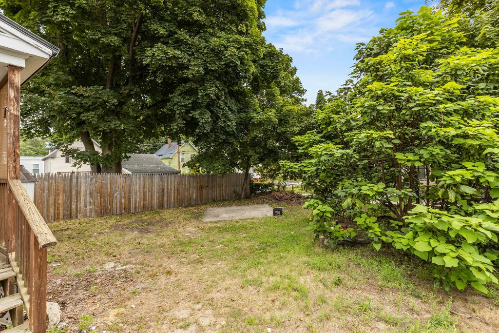23 Cottage Street, Sanford, ME 04073 — photo 2