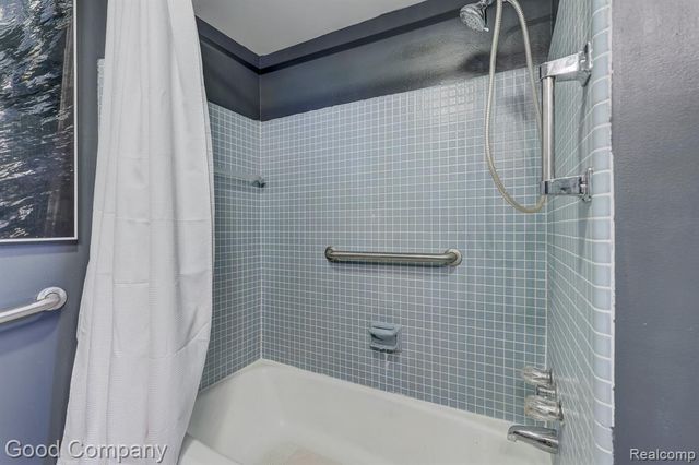 7105 Pebble Park Drive, West Bloomfield, MI 48322