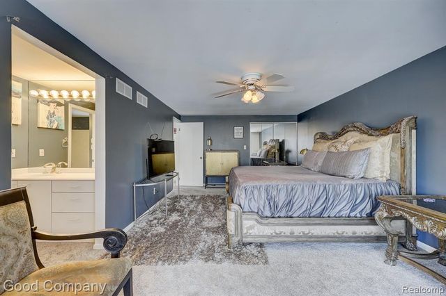 7105 Pebble Park Drive, West Bloomfield, MI 48322