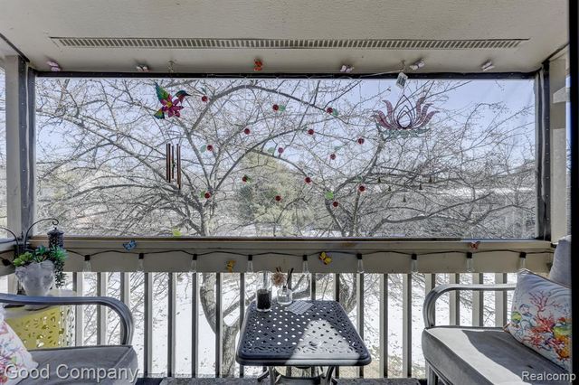 7105 Pebble Park Drive, West Bloomfield, MI 48322