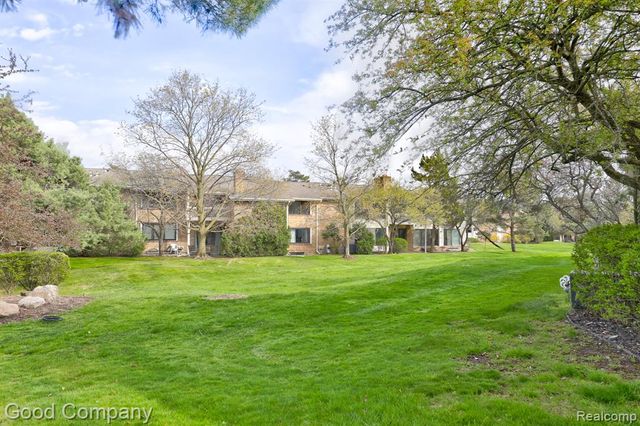 7105 Pebble Park Drive, West Bloomfield, MI 48322