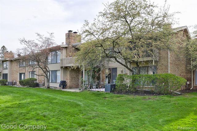 7105 Pebble Park Drive, West Bloomfield, MI 48322